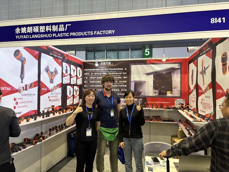 Junnuo 커넥터는 Shanghai Hardware Fair에서 데뷔합니다